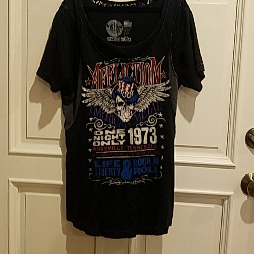 Skull tee